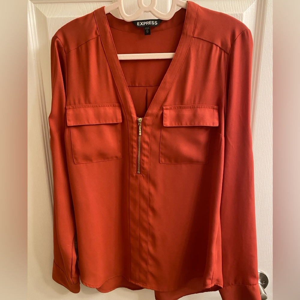 Brand: Express
Size: XS
Color: Orange